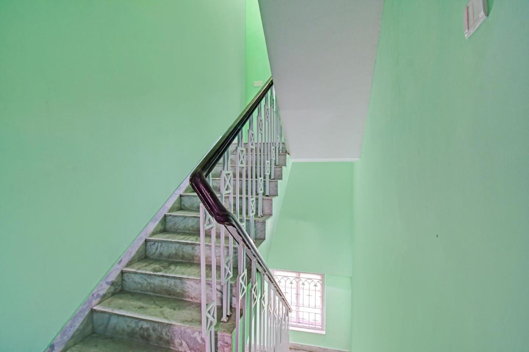 Hotel O R A Homestay Near Acropolis Mall Calcutta Exteriör bild