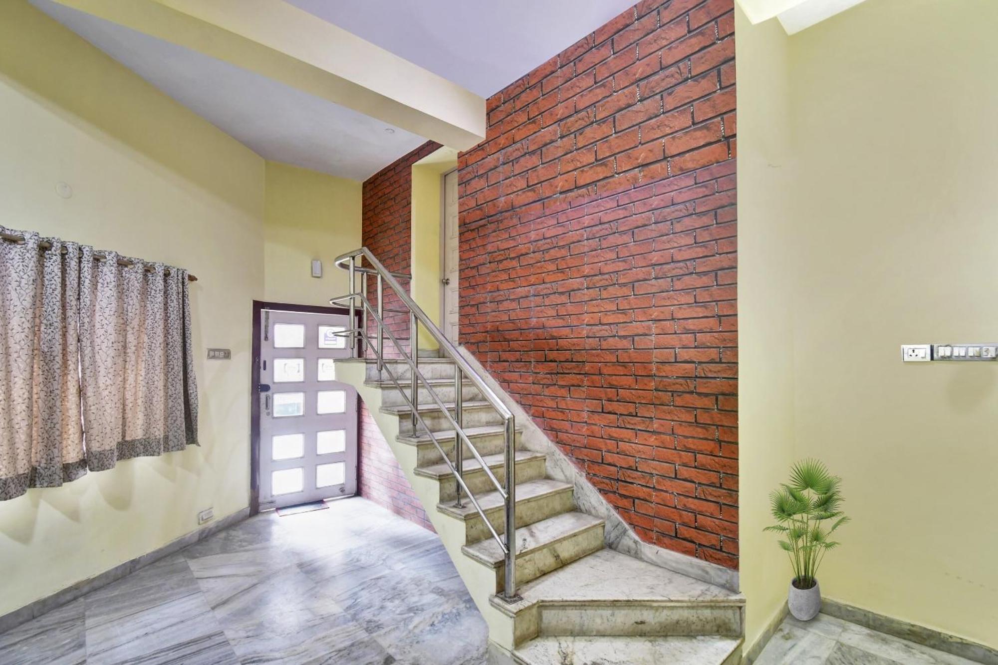 Hotel O R A Homestay Near Acropolis Mall Calcutta Exteriör bild